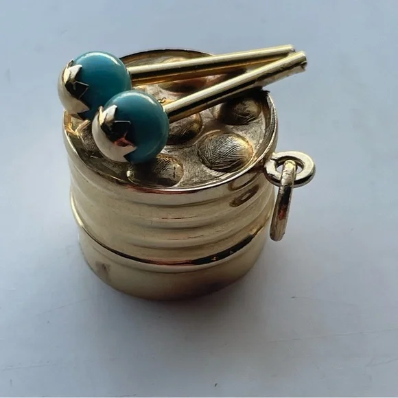 14K Yellow Gold Drum Charm Pendant 6.30 grams Vintage - Picture 2 of 16